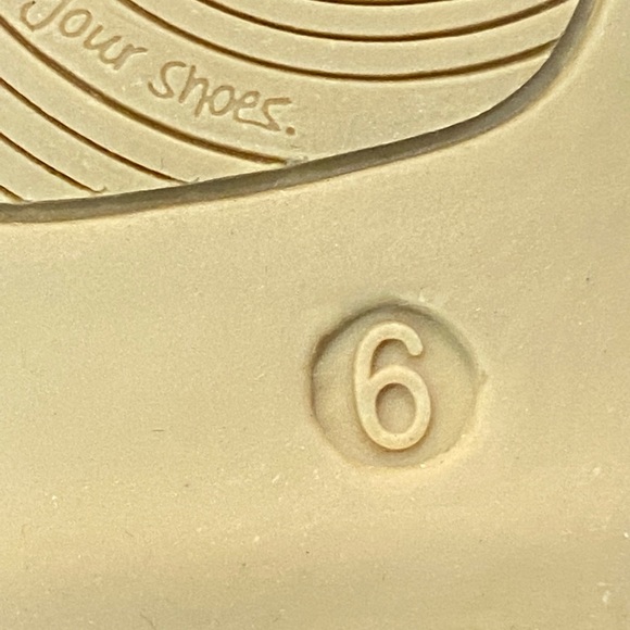 Livie & Luca Sundae Navy Patent 6 - Picture 9 of 9